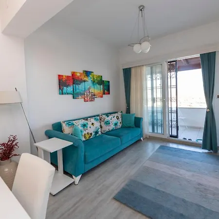 Colorful House With Magnificent Sea View Near Beach In Villa *