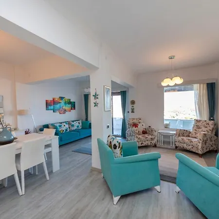 Colorful House With Magnificent Sea View Near Beach In Villa *